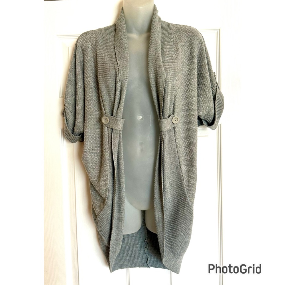 Rue21 Light Gray Knit open front short sleeve cardigan